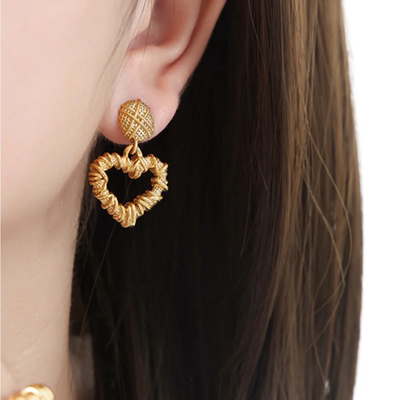 NEW💎18K Gold Plated Vintage Heart Earrings*Drop Earrings - Picture 3 of 6